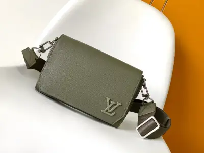 Louis Vuitton Alternative Takeoff in Green