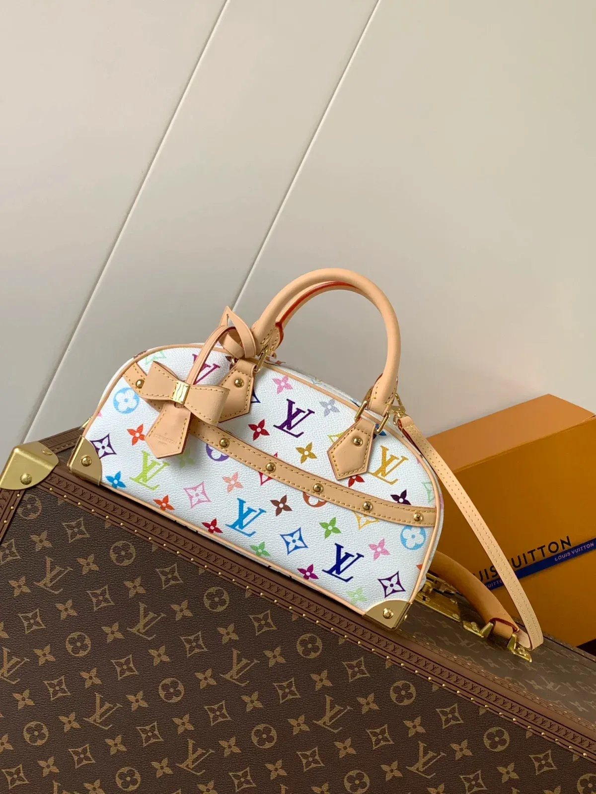 Louis Vuitton Alternative Handbag in 