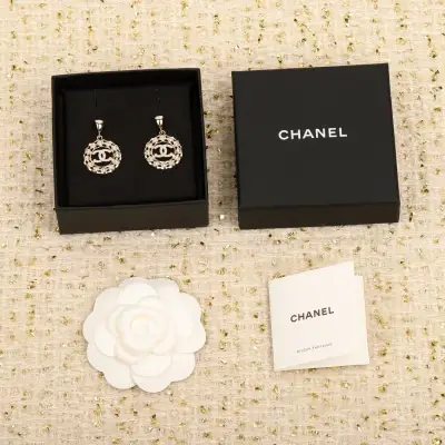 Chanel Alternative Chanel in