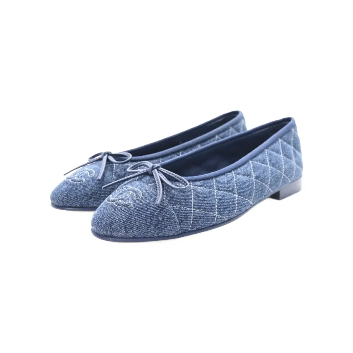 Chanel Alternative Ballet flats in 