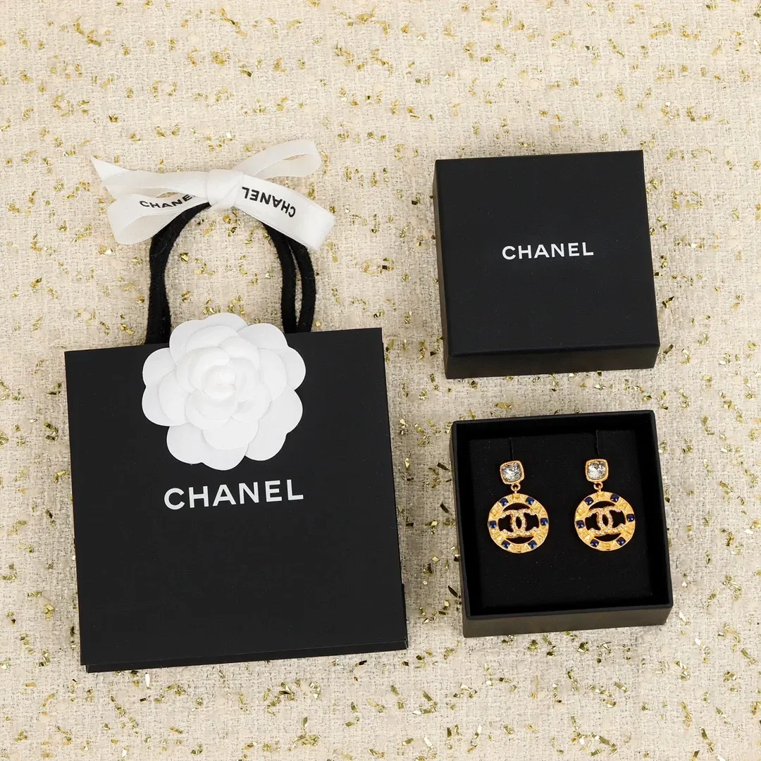Chanel Alternative Chanel in Blue
