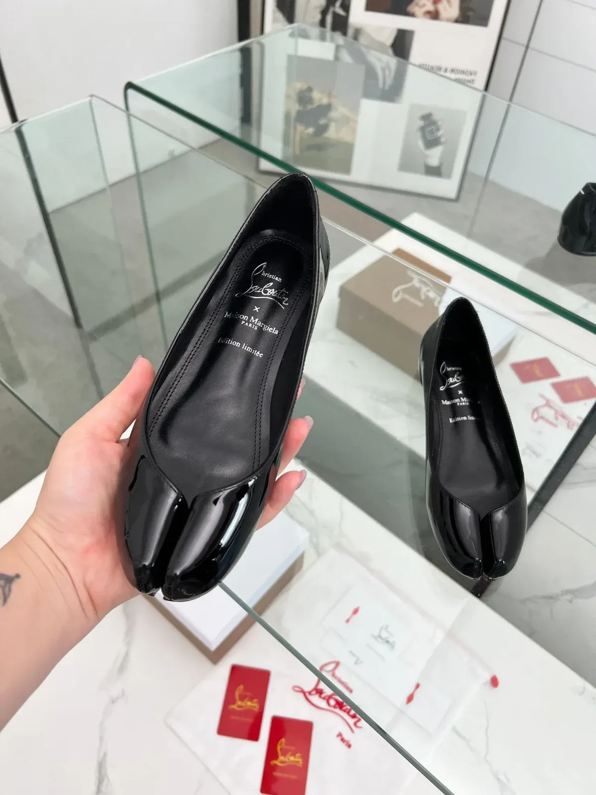 Maison Margiela Alternative Tabi Red Sole in წითელი
