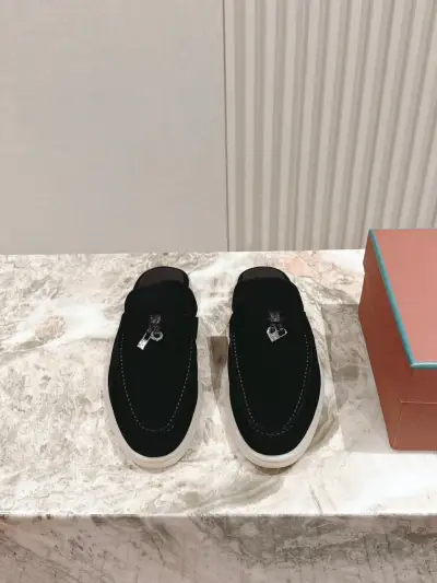 Loro Piana Alternative Summer Charms Loafers in თეთრი