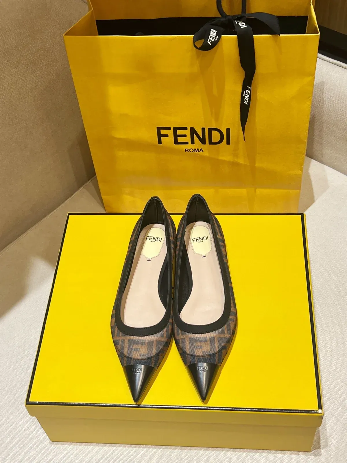 Fendi Alternative Colibrì Ballet Flats in შავი