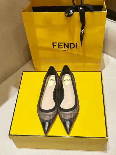 Fendi Alternative Colibrì Ballet Flats in შავი