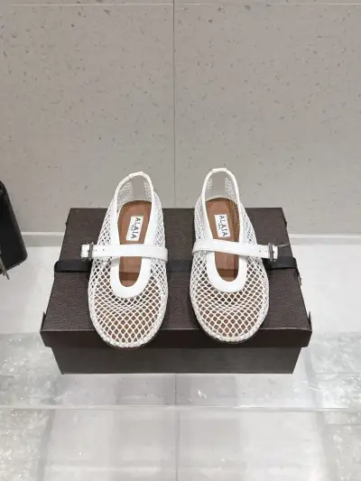 Alaïa Alternative Thong Ballet Sandal in White