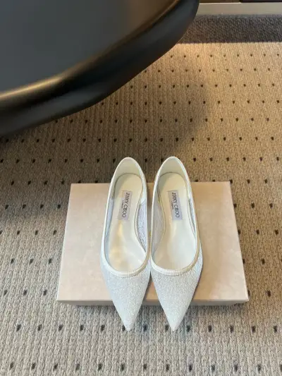 Jimmy Choo Alternative Glitter Mesh Flats in ვარდისფერი