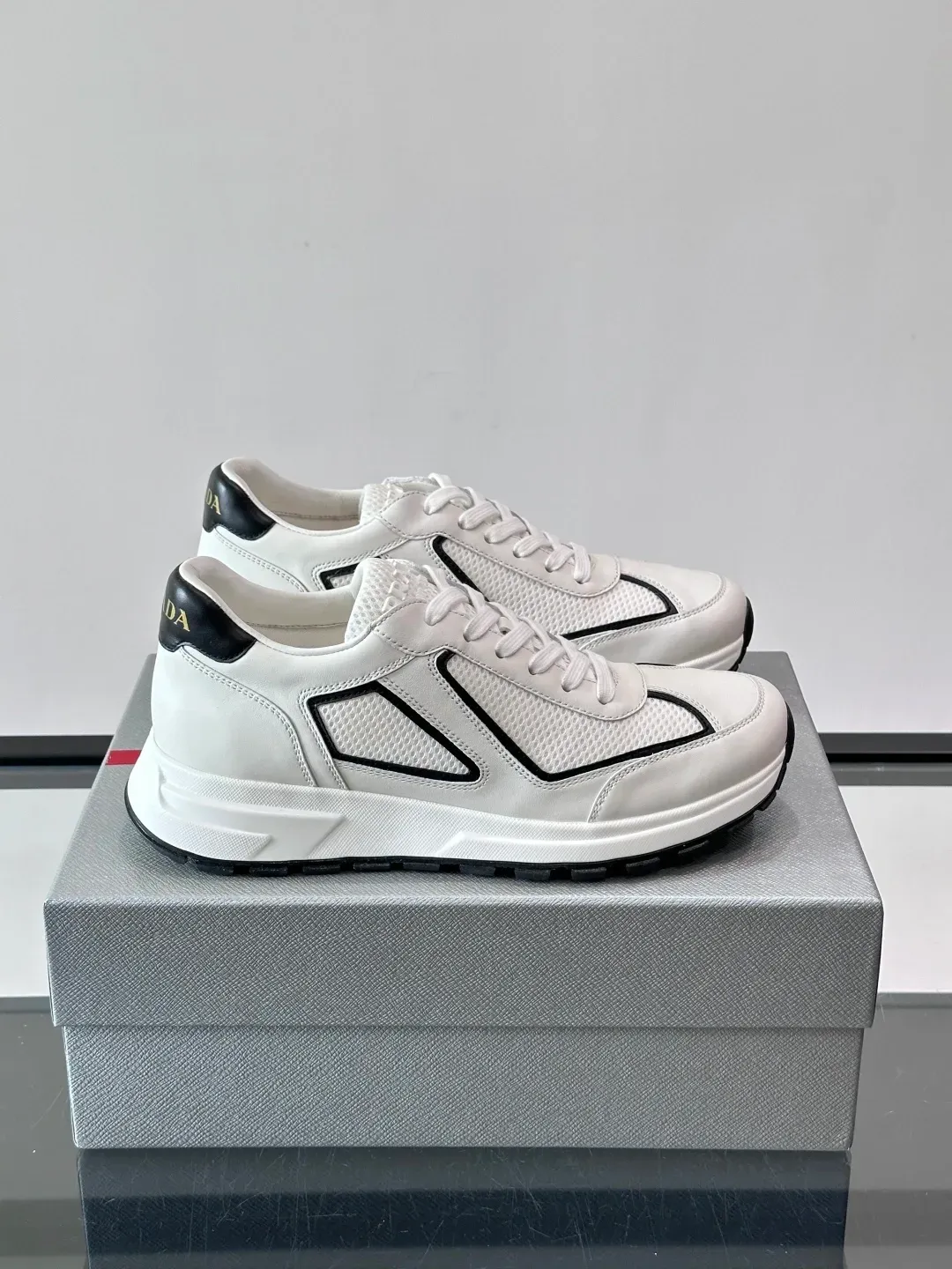 Prada Alternative Color-Block Sneakers in შავი