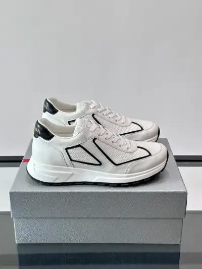 Prada Alternative Color-Block Sneakers in შავი