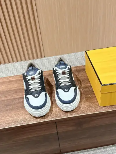 Fendi Alternative Force Sneakers in თეთრი