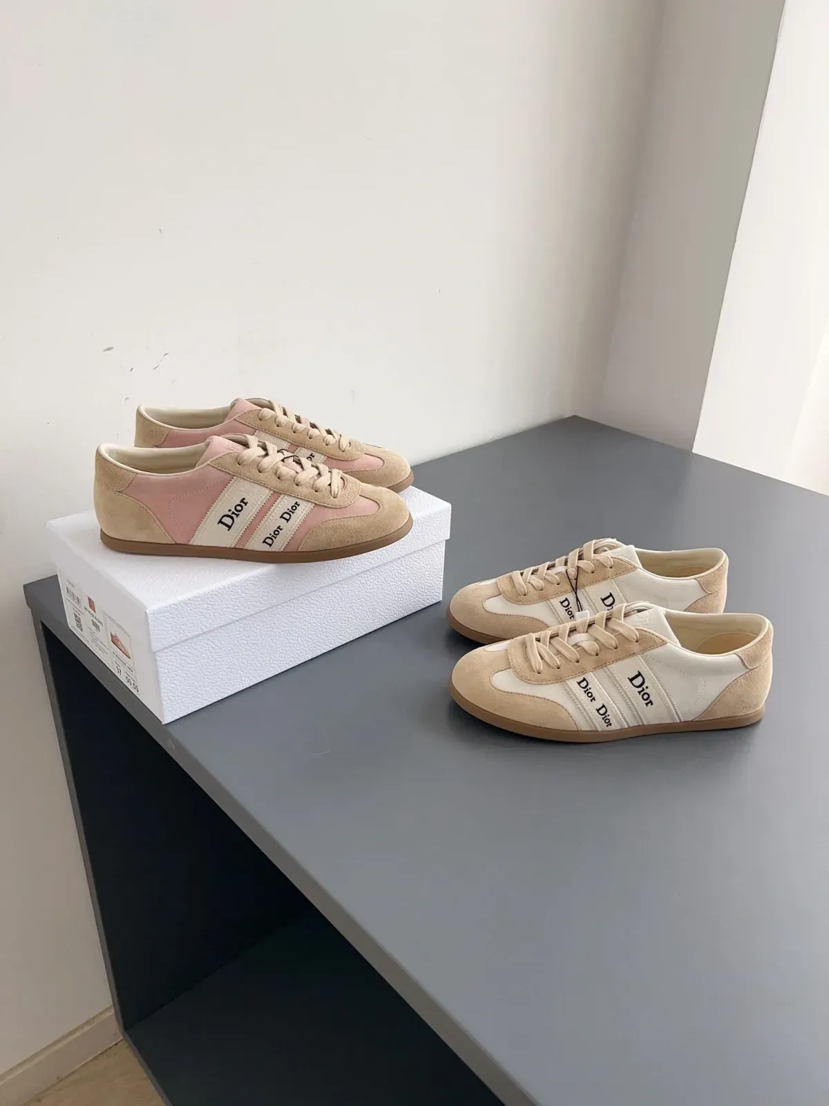 Dior Alternative Retro Lace-Up Sneakers in ბეჟი
