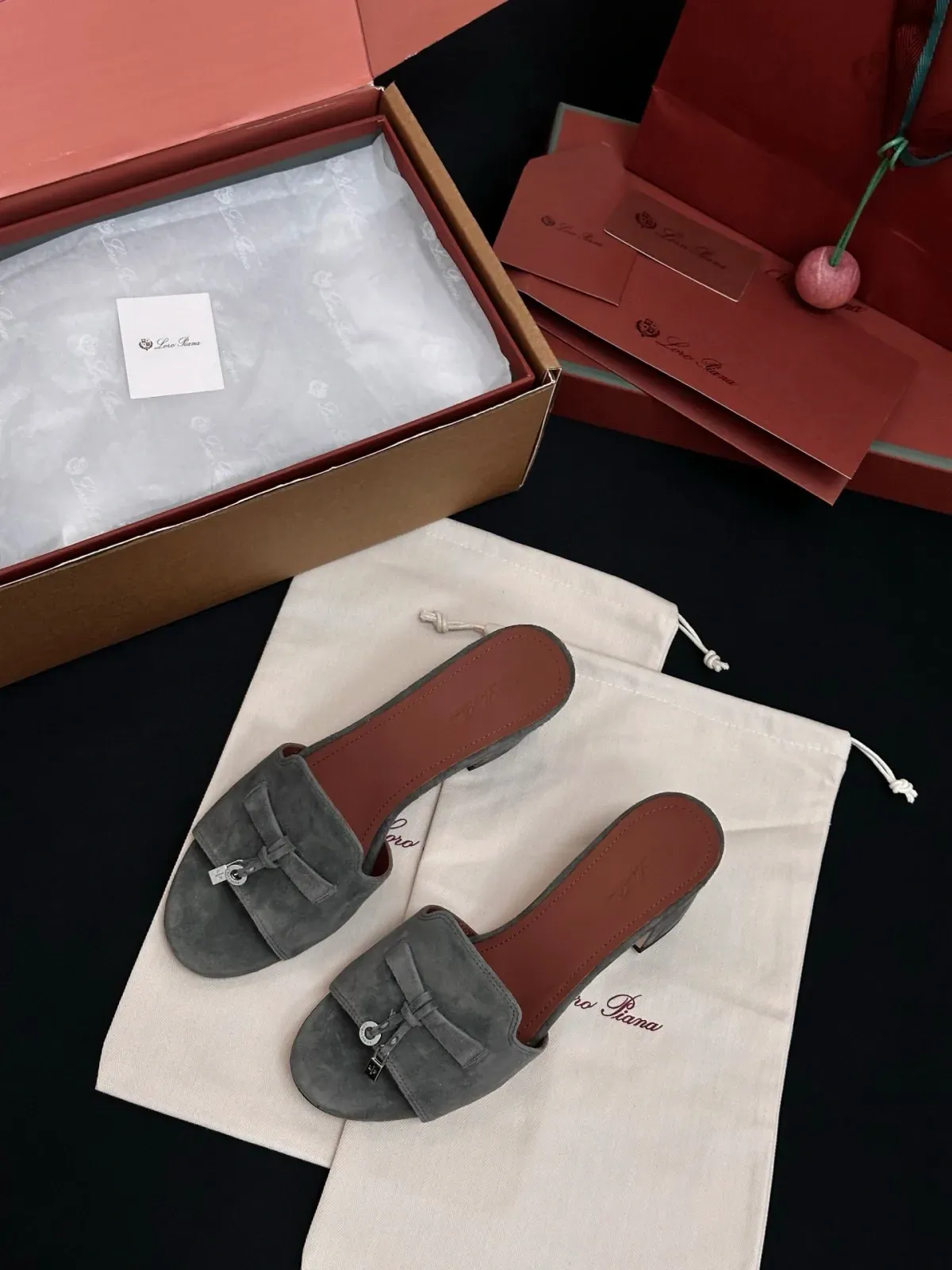 Loro Piana Alternative Tassel Mule Heels in ნაცრისფერი