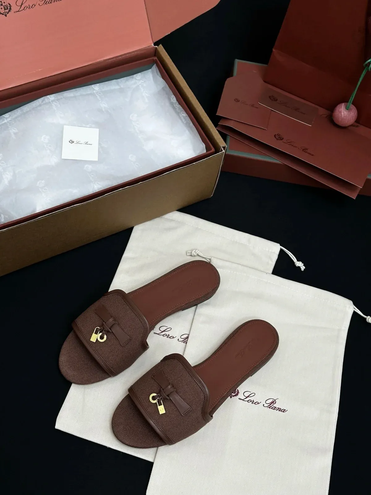 Loro Piana Alternative Summer Charms Mules in წითელი