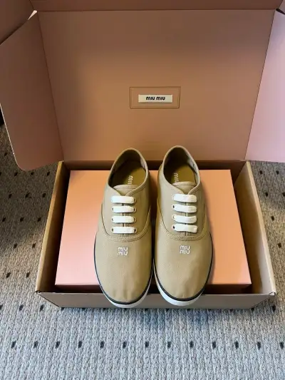 Miu Miu Alternative logo in