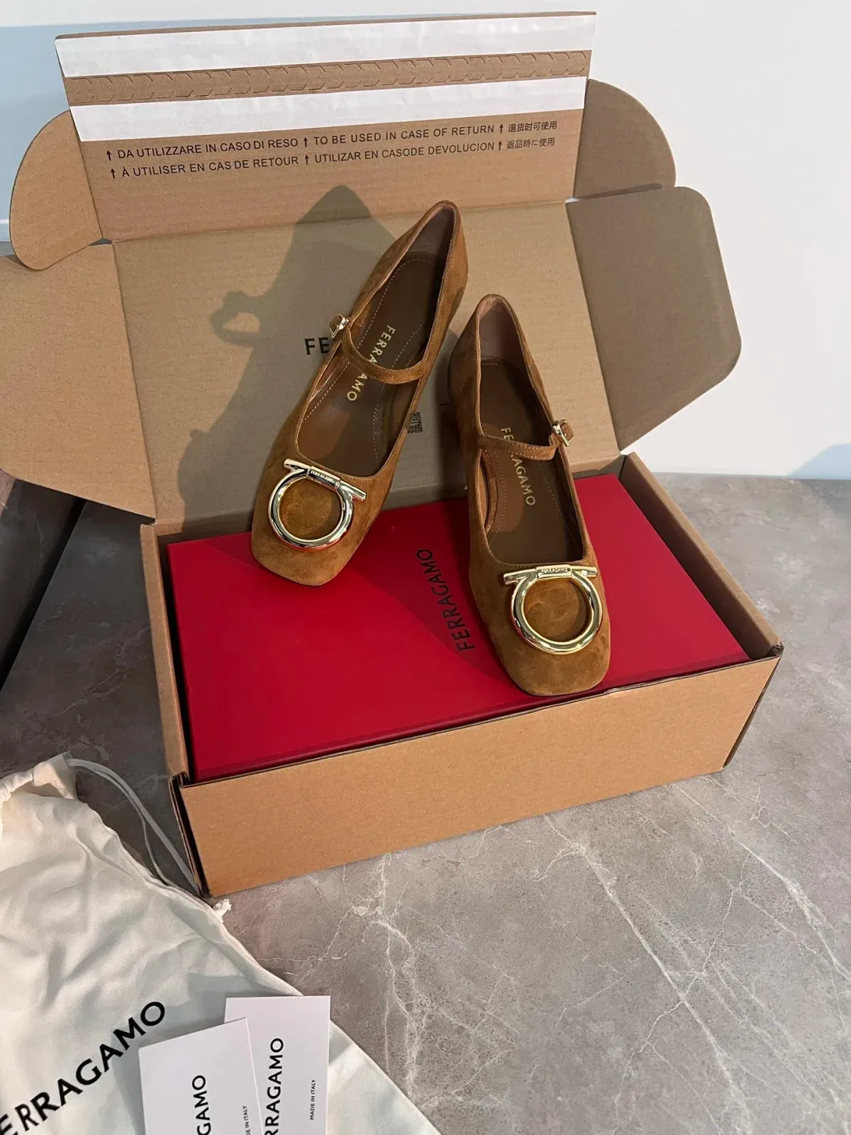 Salvatore Ferragamo Alternative Lady in ყვითელი