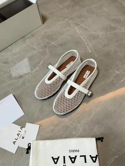 Alaïa Alternative Alaia Mary Jane Flats in თეთრი