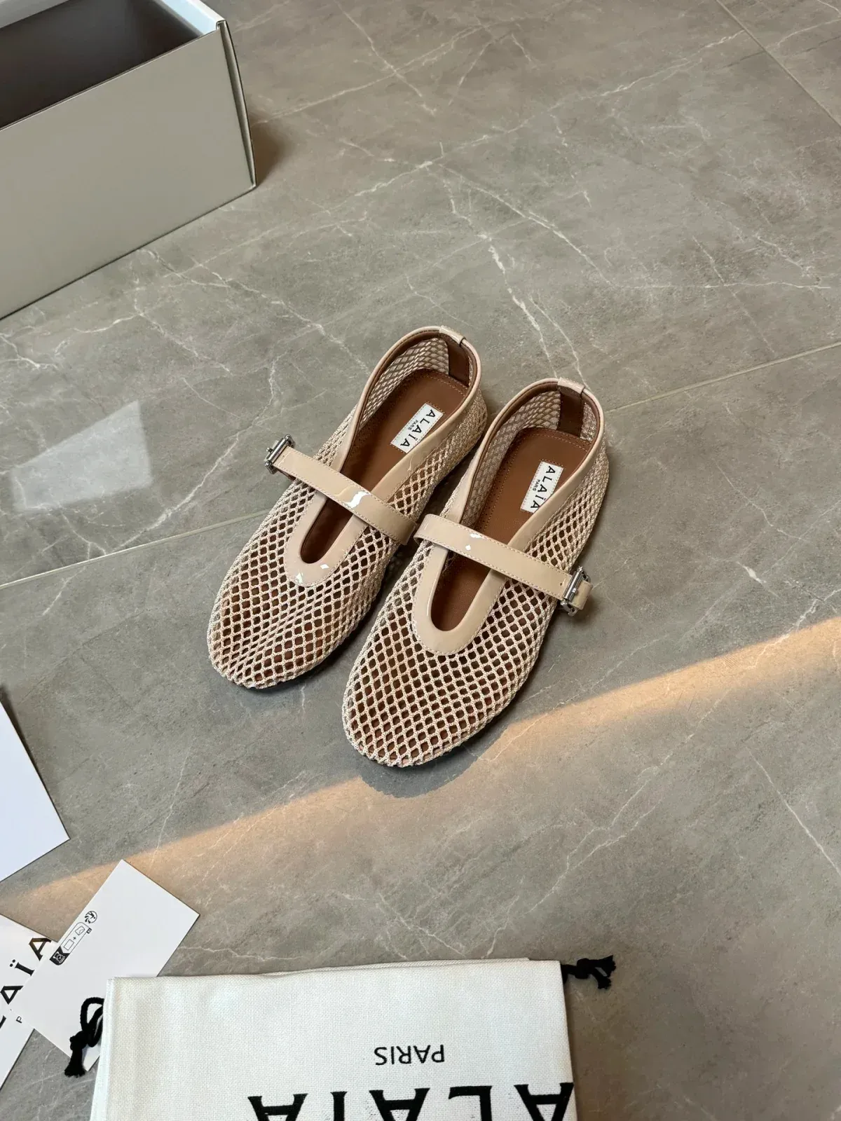 Alaïa Alternative Alaia Mary Jane Flats in ბეჟი