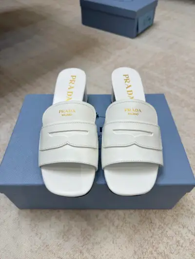 Prada Alternative arrival in