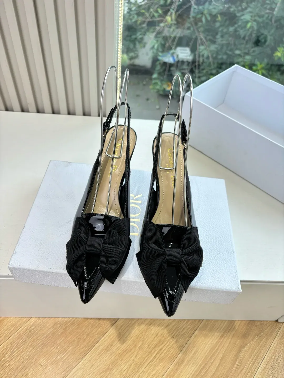 Dior Alternative Miss in შავი