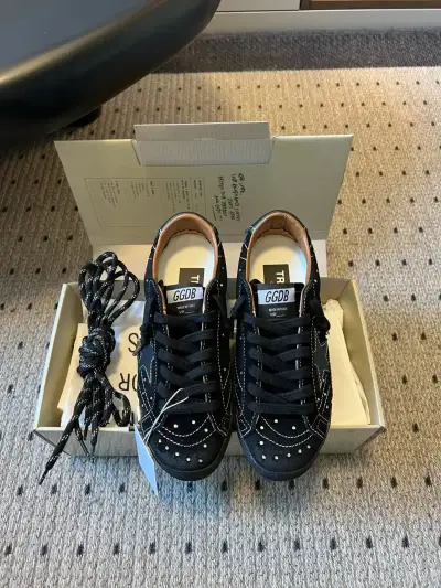 Golden Goose Alternative GGDB in შავი