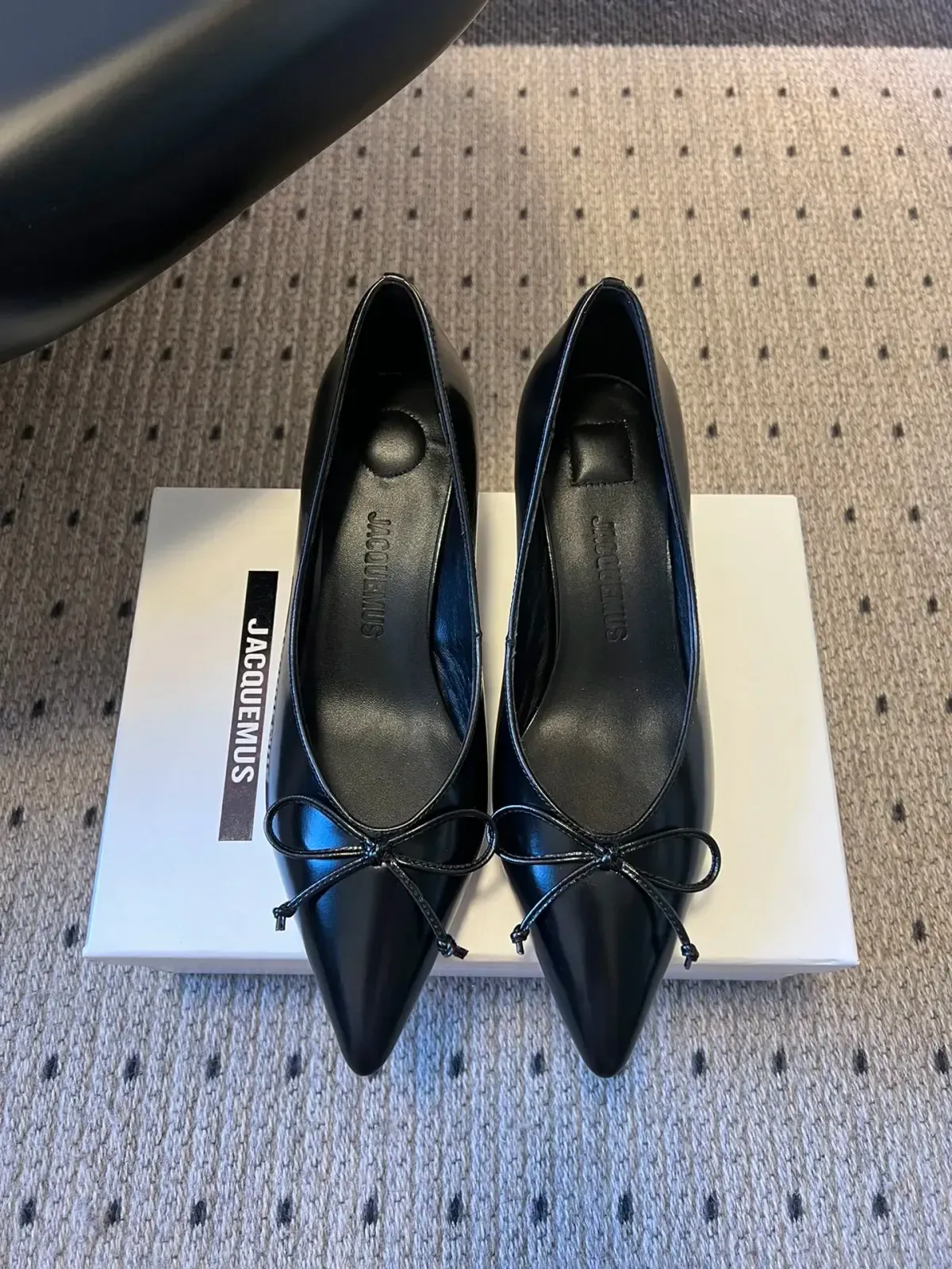 Jacquemus Alternative Bow Flats in 