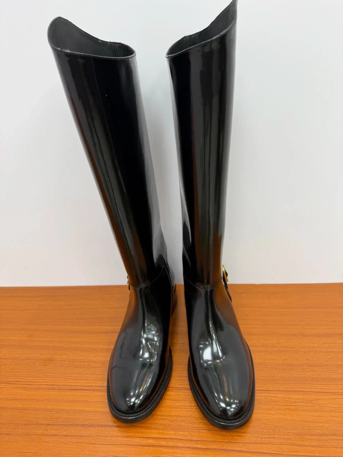 Saint Laurent Alternative arrival in 