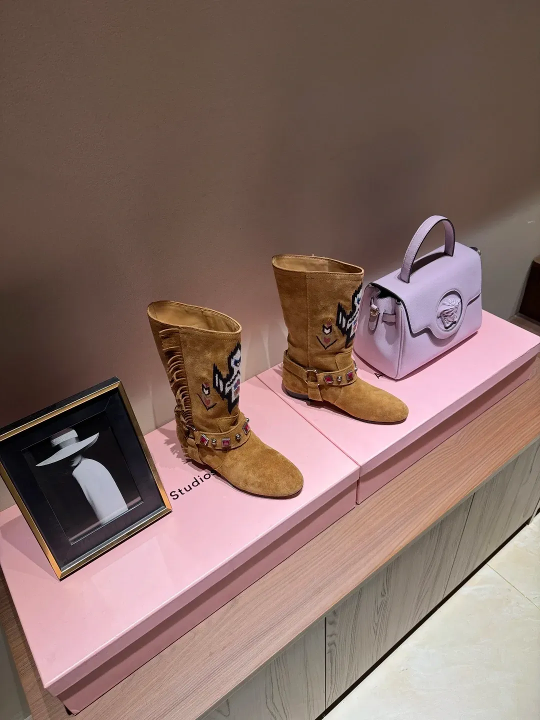 Isabel Marant Alternative Isbel in 