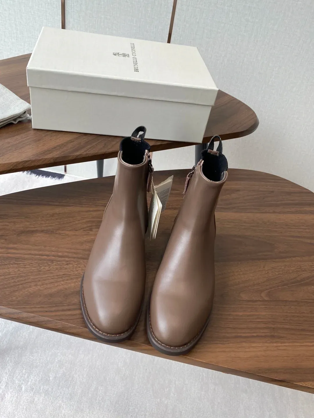 Brunello Cucinelli Alternative Cucineli in ბეჟი