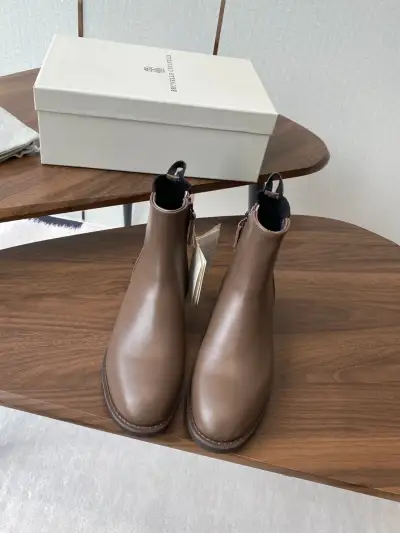 Brunello Cucinelli Alternative Cucineli in ბეჟი