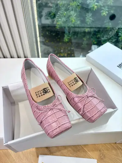 Maison Margiela Alternative Tabi Mary Janes in