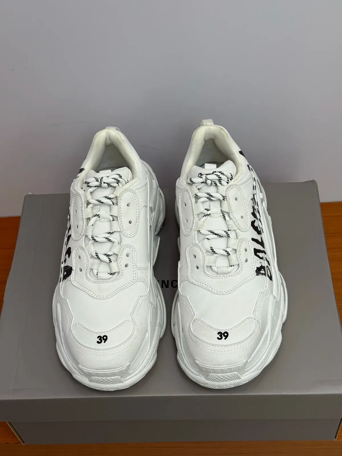 Balenciaga Alternative arrival in 