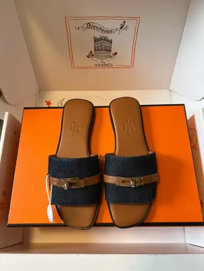 Hermès Alternative Kelly Buckle Sandals in