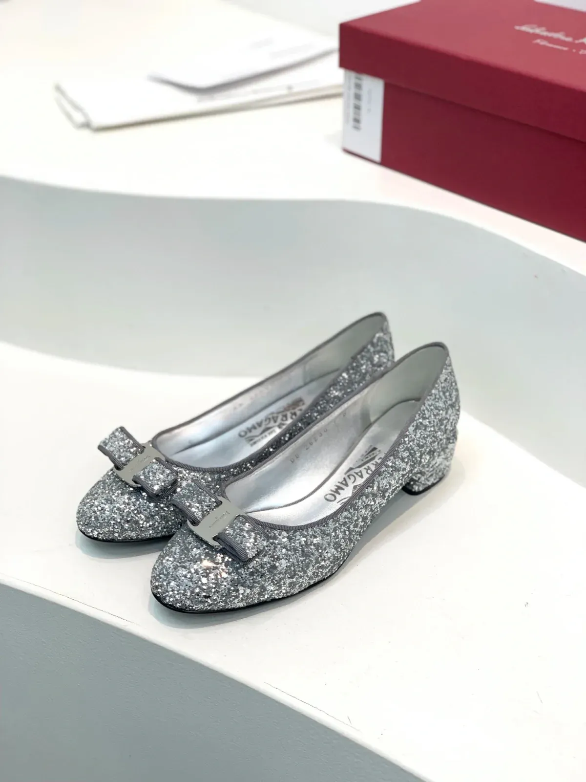 Salvatore Ferragamo Alternative bling in ვერცხლისფერი