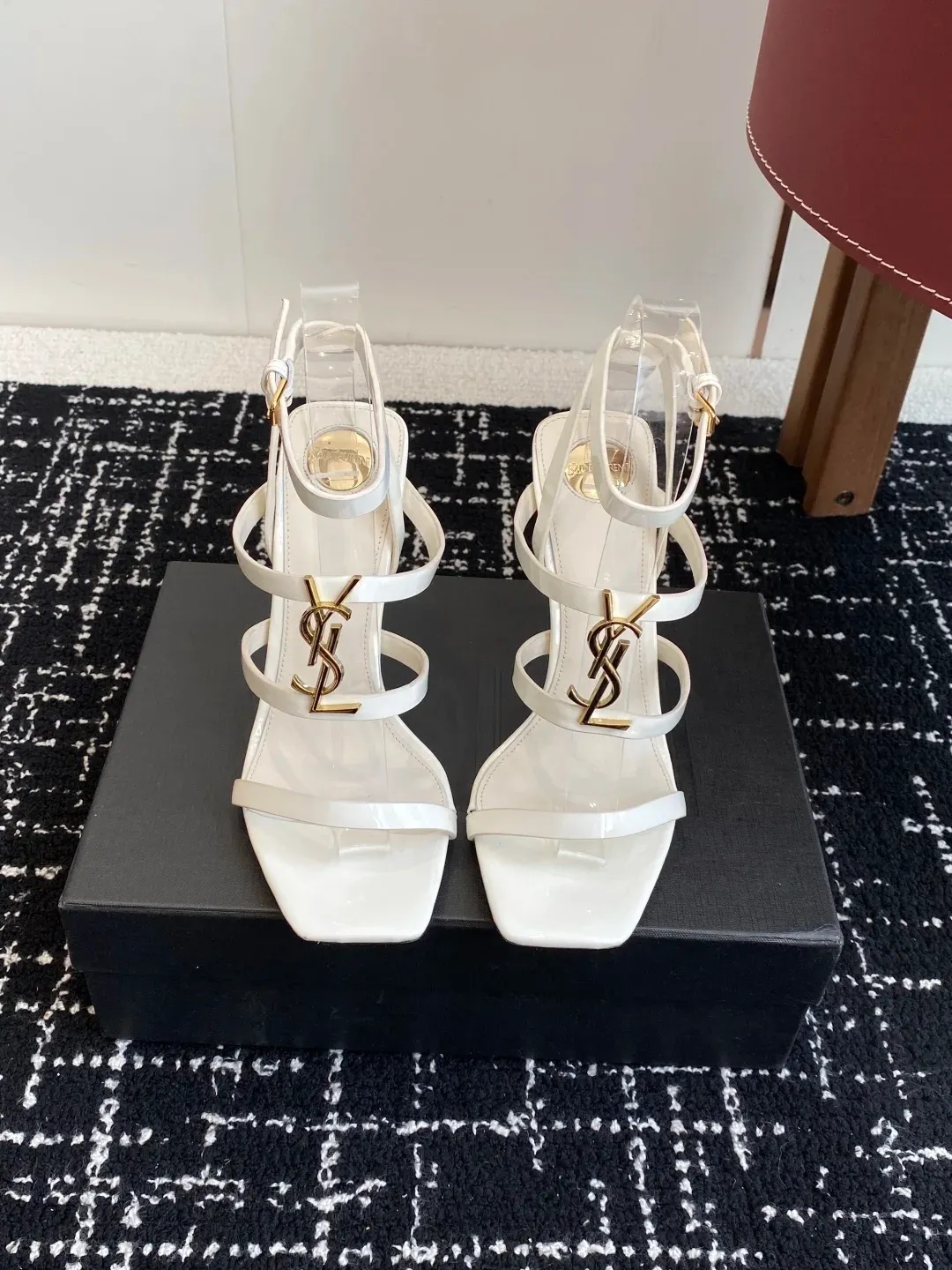 Saint Laurent Alternative Heeled Sandals in თეთრი