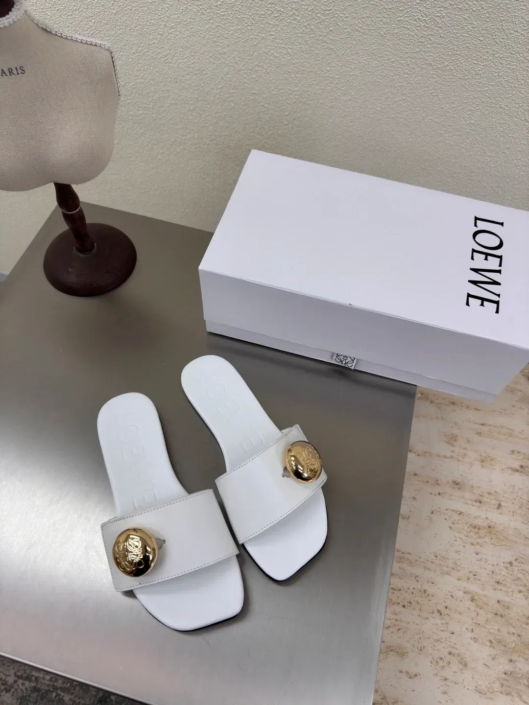 Loewe Alternative Cat Heel Flat Slides in თეთრი