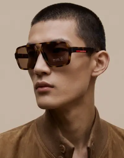 Prada Alternative Red Label Sunglasses in წითელი
