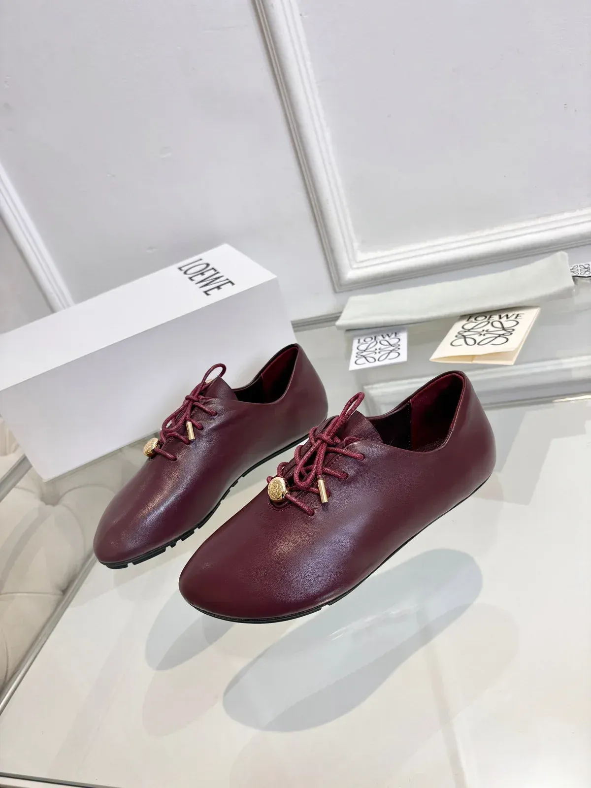 Loewe Alternative Signature Flats in 