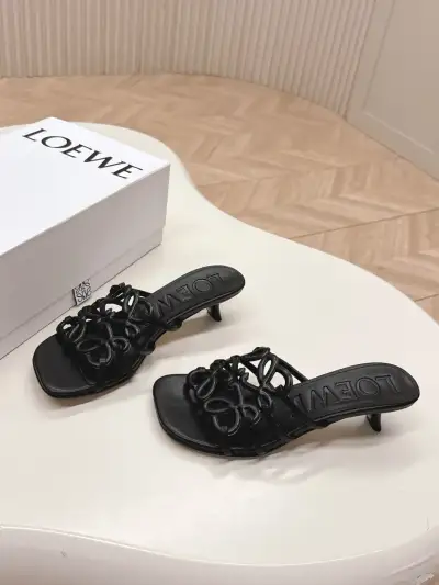 Loewe Alternative Embossed Pumps in
