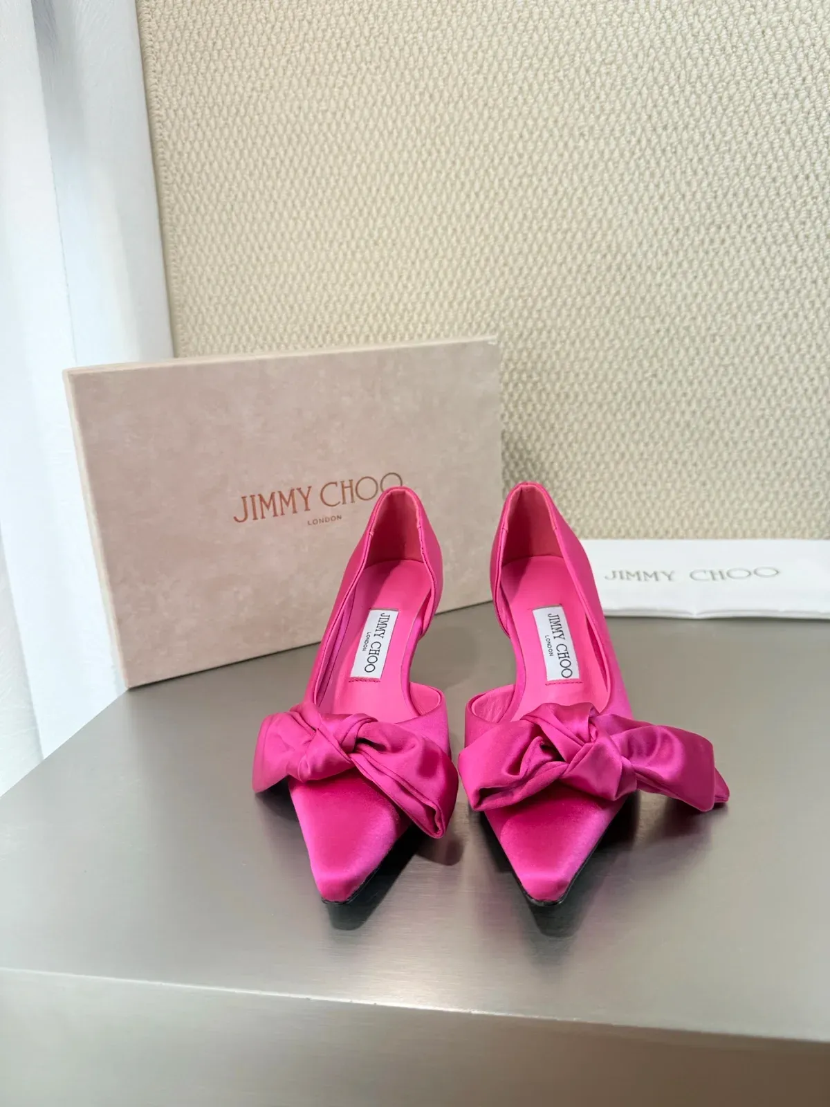 Jimmy Choo Alternative Silk Bow Heels in ვარდისფერი