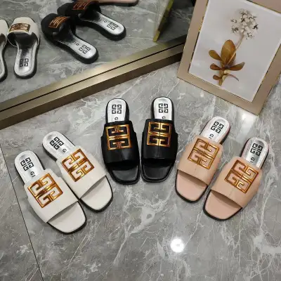 Givenchy Alternative Metal Buckle Slides in შავი