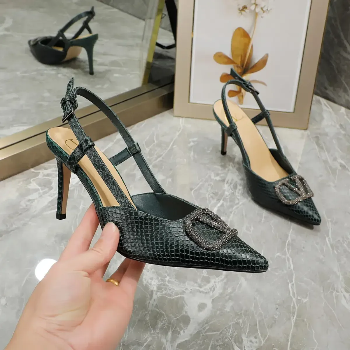 Valentino Alternative Snake-Print Diamond Heels in შავი