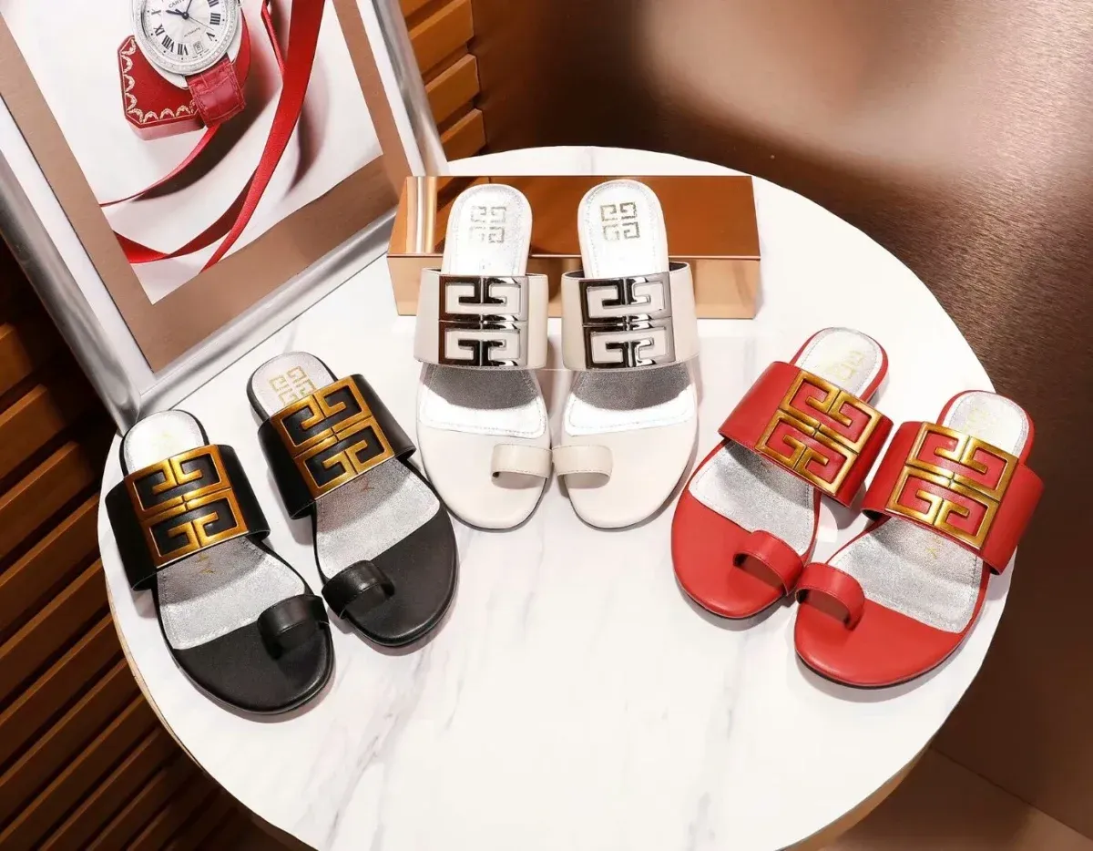 Givenchy Alternative Leather Slide Slippers in შავი