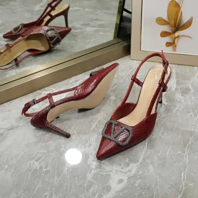 Valentino Alternative Snakeskin Print Heels in შავი