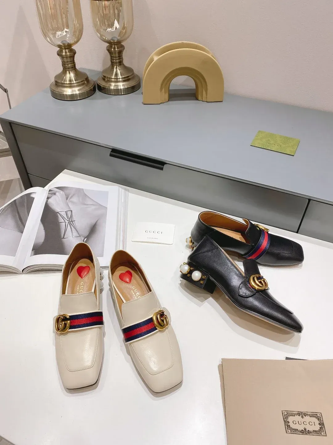 Gucci Alternative Pearl Mules in შავი