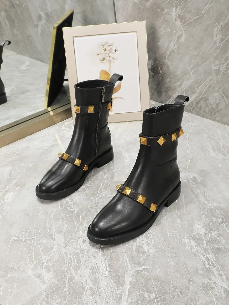 Valentino Alternative Stud Ankle Boots in ოქროსფერი