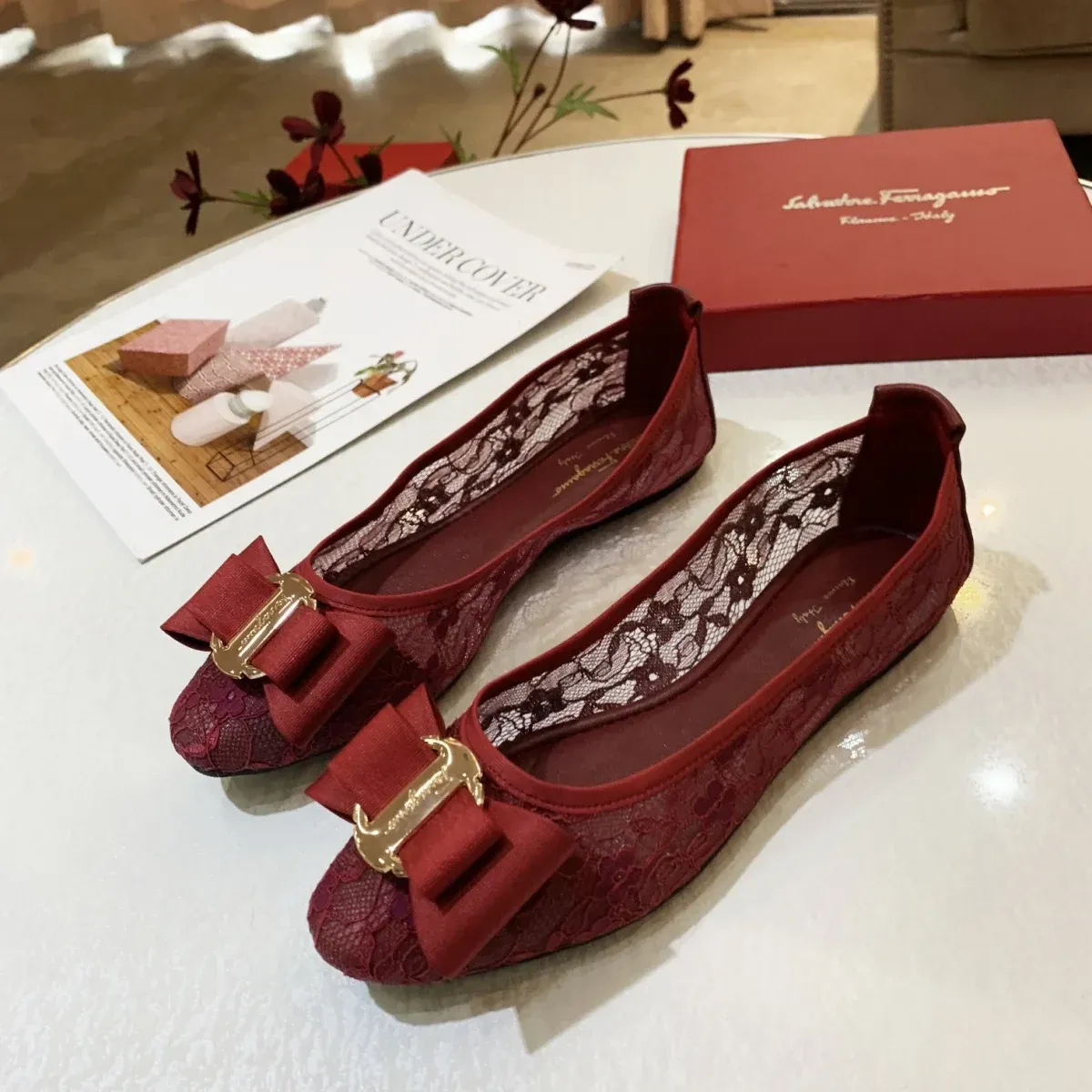 Salvatore Ferragamo Alternative Ferragamo Lace Flats in ბეჟი