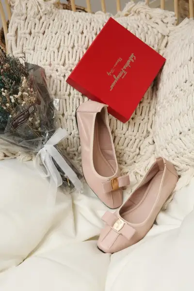 Salvatore Ferragamo Alternative Ferragamo Bow Flats in შავი