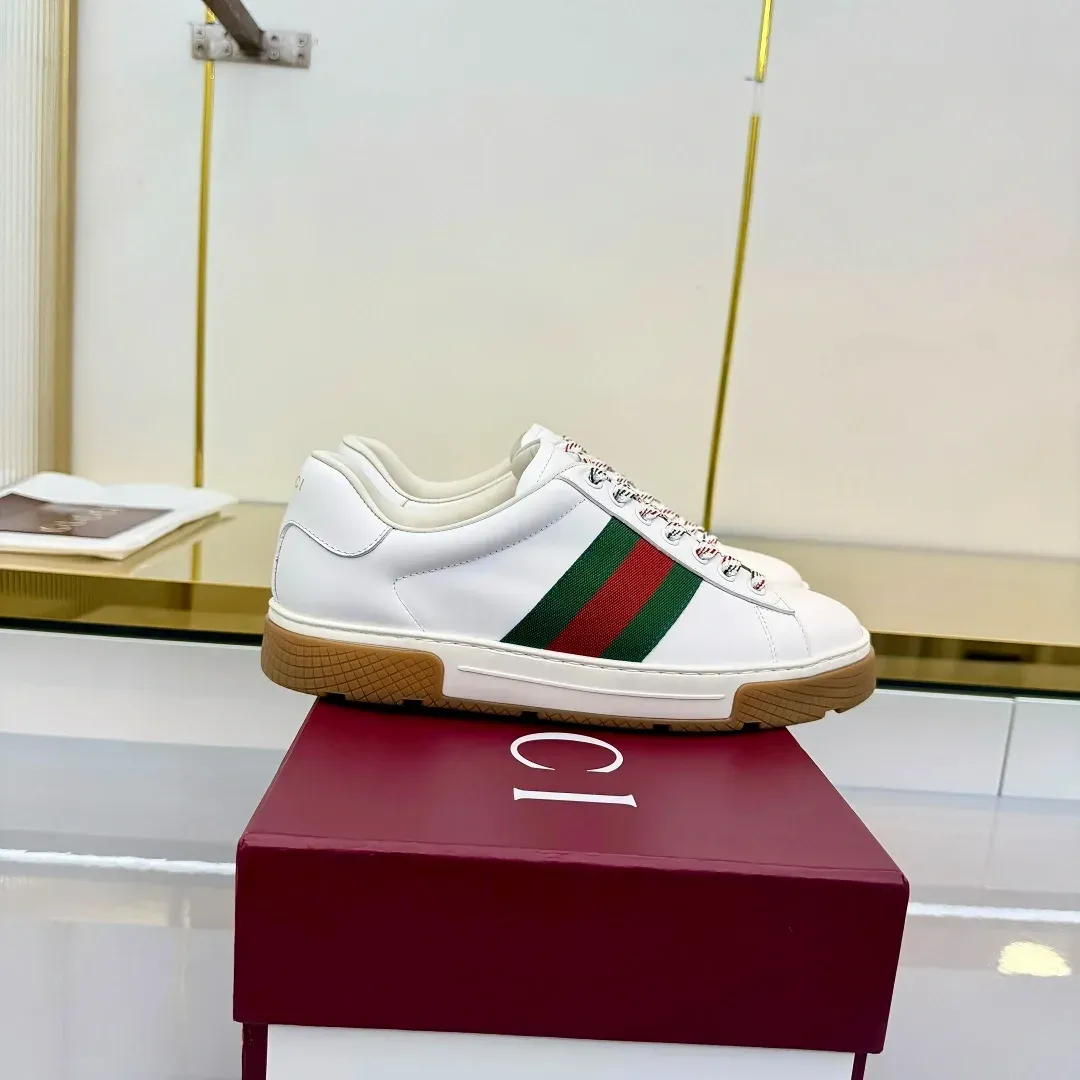 Gucci Alternative GG Canvas Sneakers in ყავისფერი
