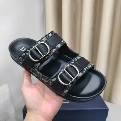 Dior Alternative Oblique Sandals in შავი