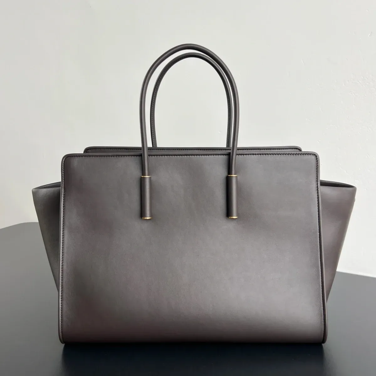 Bottega Veneta Alternative Barbara Handbag in Grey